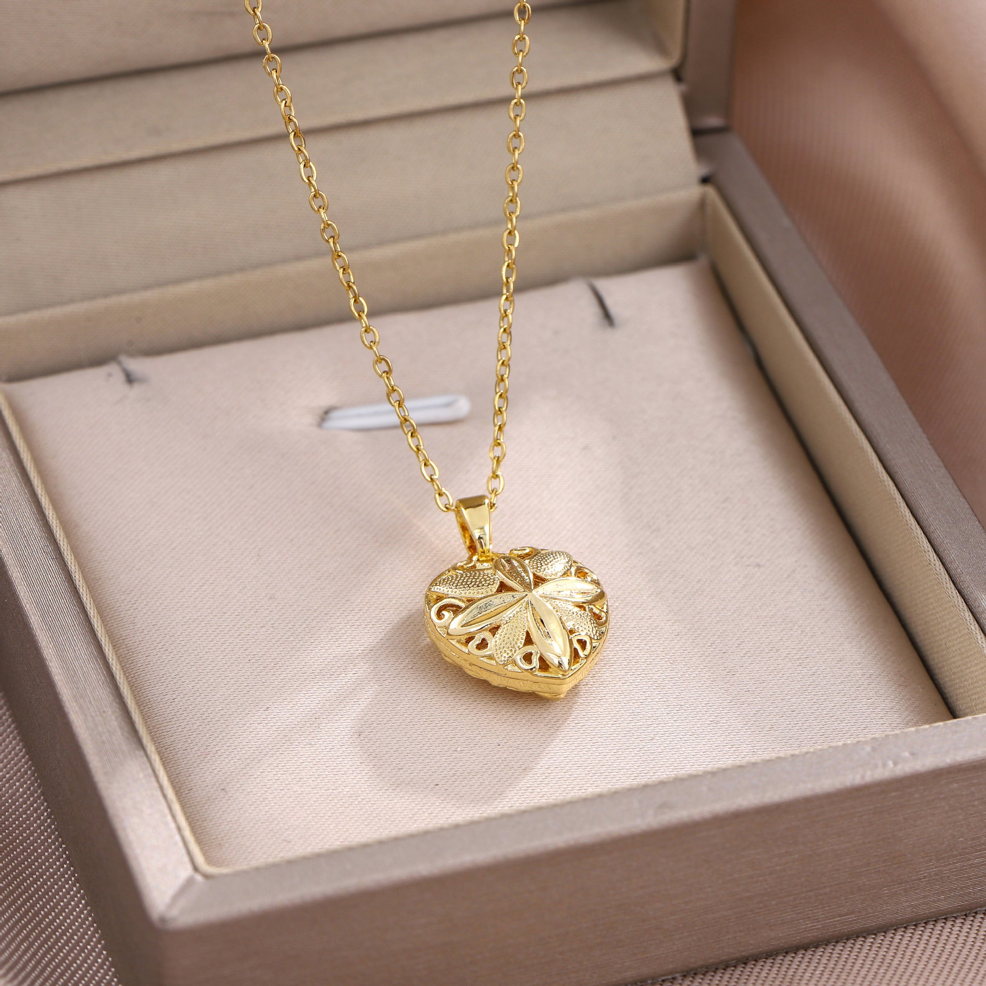 Luxury Floral Heart Pendant Necklace – Gold Titanium Steel
