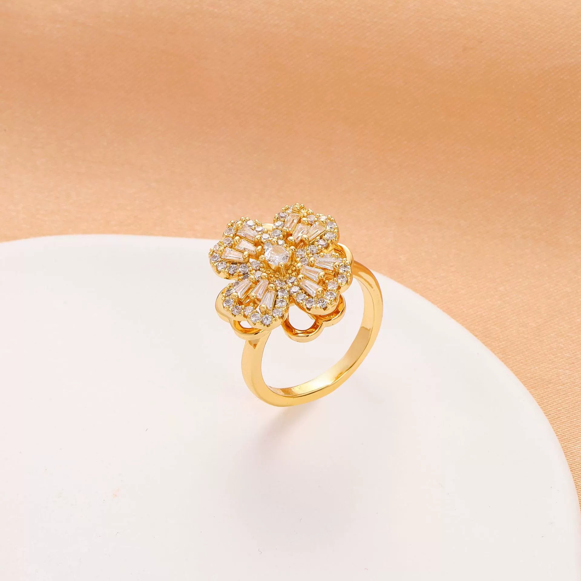 Luxury Rotating Pearl Ring – Gold Plated Adjustable Zircon Ring